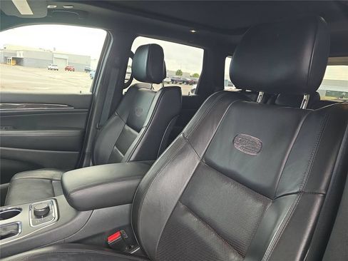Used 2018 Jeep Grand Cherokee Overland AWD/4WD image 18