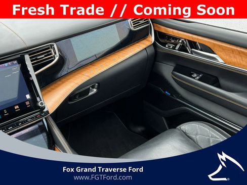 Used 2024 Jeep Grand Wagoneer L Series III image 32