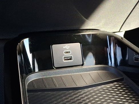 Used 2025 Ford Mustang Mach-E Premium AWD/4WD image 27