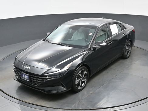 Used 2023 Hyundai Elantra Limited image 33