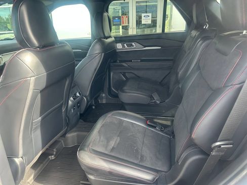 Used 2025 Ford Explorer ST AWD/4WD image 23