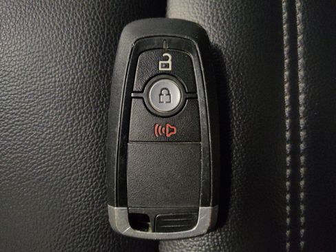 Used 2022 Ford Edge SEL AWD/4WD image 32