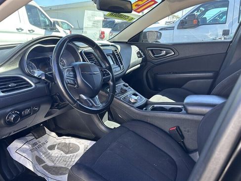 Used 2015 Chrysler 200 Limited w/ Convenience Group image 9