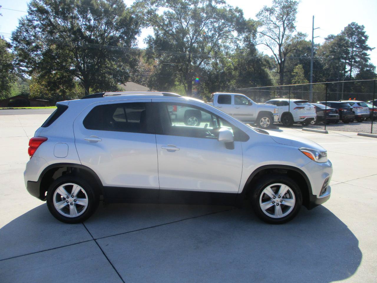Used 2021 Chevrolet Trax LT FWD image 22