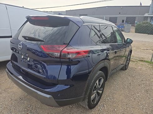 Used 2026 Nissan Rogue SL image 3