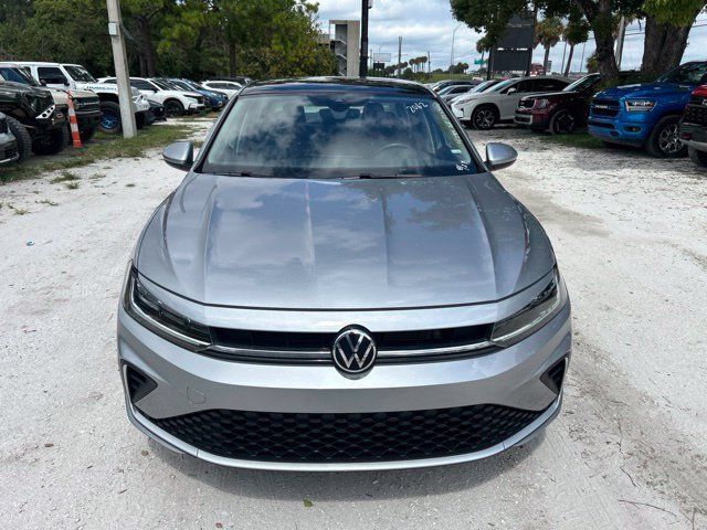 Used 2025 Volkswagen Jetta SE FWD image 16