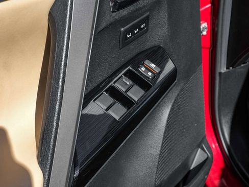 Used 2018 Toyota RAV4 Limited image 44