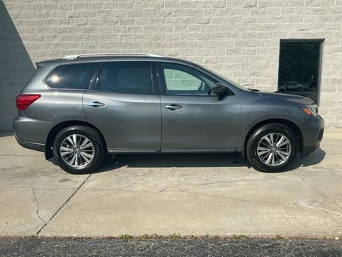 Used 2020 Nissan Pathfinder S AWD/4WD image 10