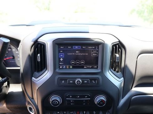 Used 2024 Chevrolet Silverado 1500 Custom Trail Boss w/ Dark Appearance Package AWD/4WD image 15