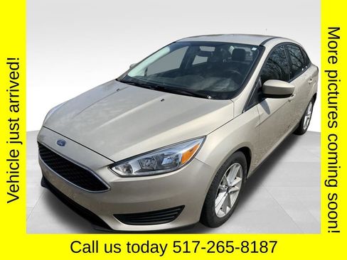 Used 2018 Ford Focus SE image 2