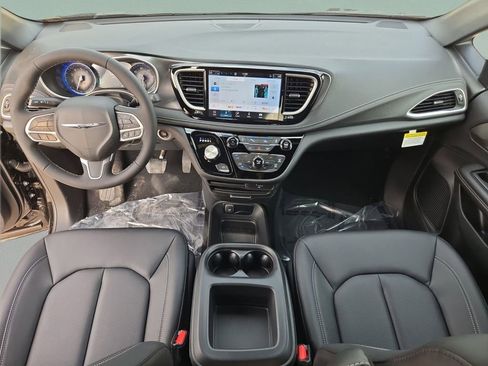 New 2026 Chrysler Pacifica Select image 18