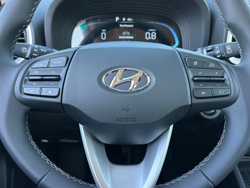 Used 2026 Hyundai Venue SEL FWD image 23