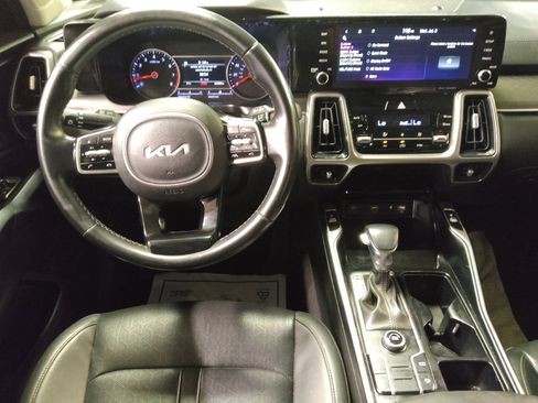 Used 2022 Kia Sorento S w/ Panoramic Sunroof Package FWD image 22