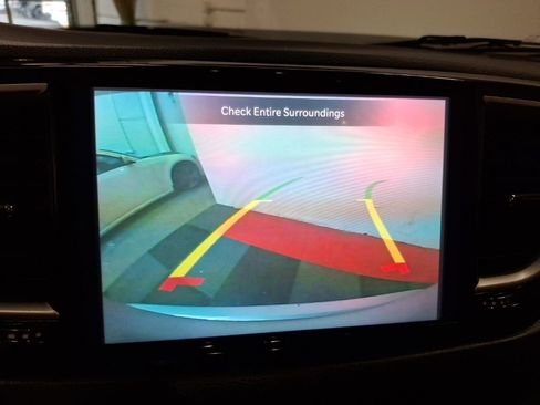 Used 2024 Chrysler Pacifica Touring-L image 25