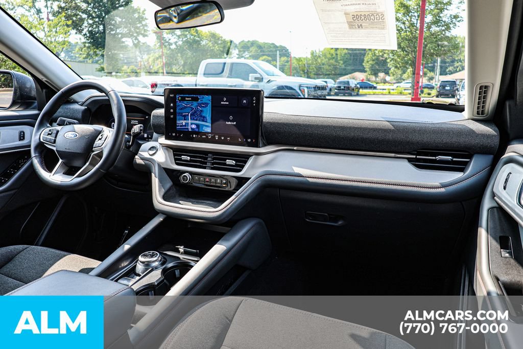 Used 2025 Ford Explorer Active RWD image 31