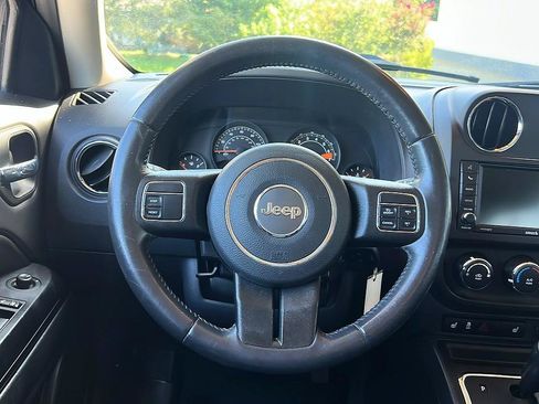 Used 2017 Jeep Patriot High Altitude AWD/4WD image 13