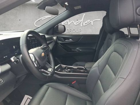 Used 2026 Chevrolet Equinox LT w/ Convenience Package II FWD image 24