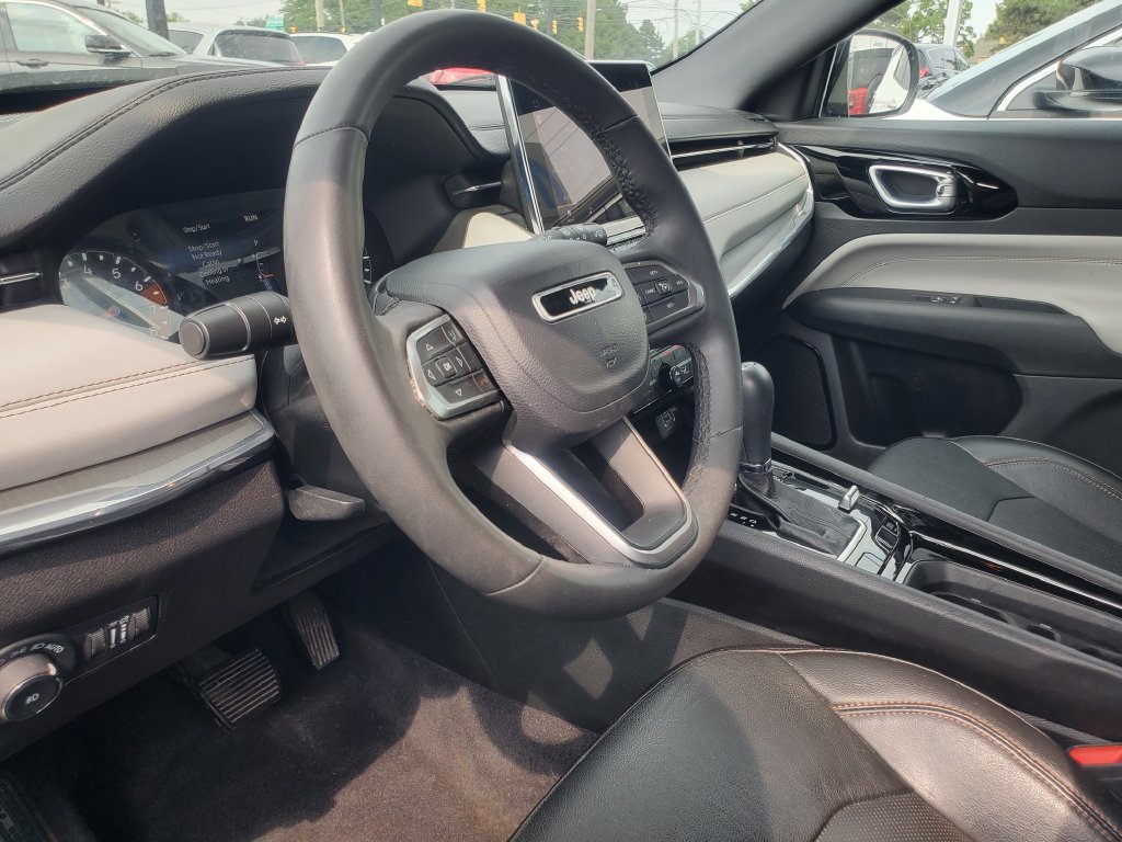 Used 2023 Jeep Compass Limited AWD/4WD image 9