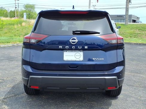Used 2024 Nissan Rogue SV AWD/4WD image 4