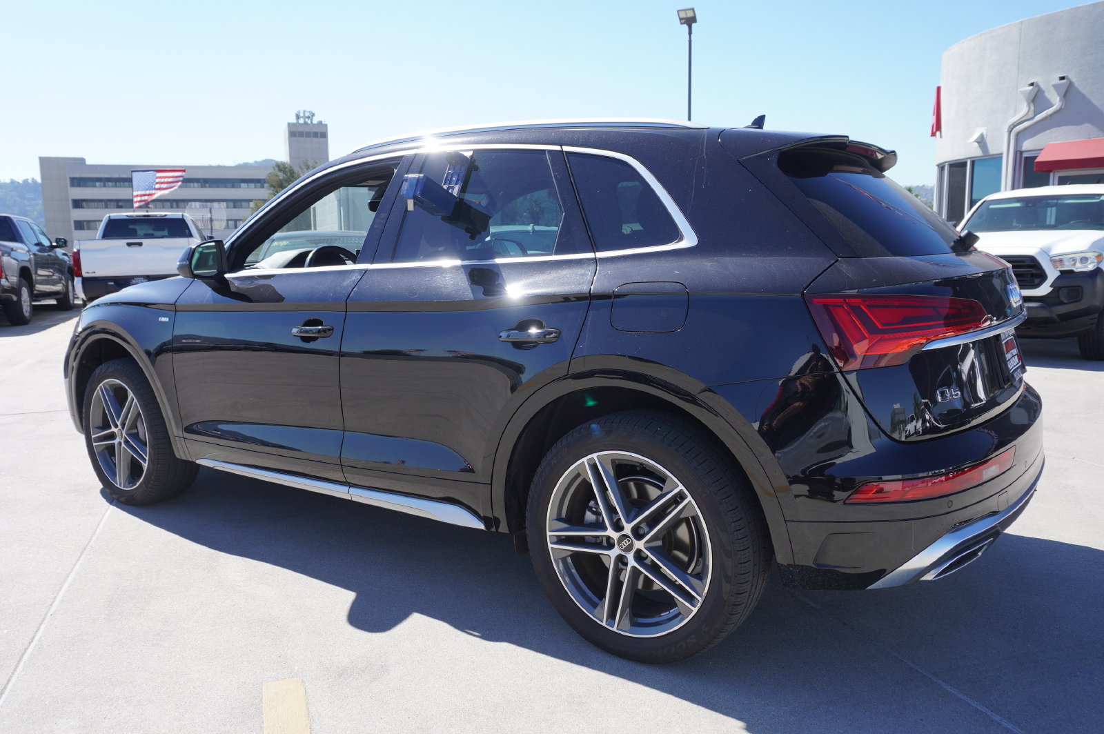 Used 2022 Audi Q5 e Premium AWD/4WD image 5