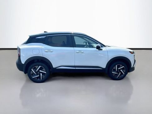 Used 2026 Nissan Kicks SV FWD image 8
