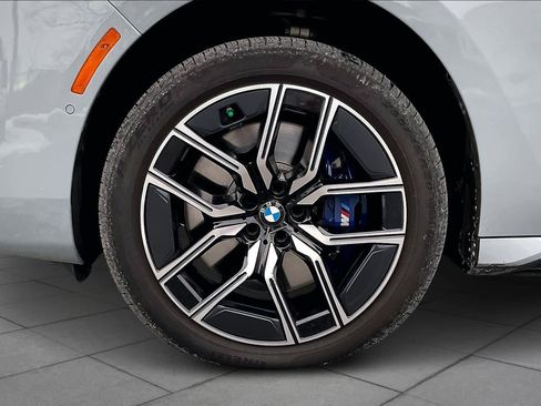 Certified 2023 BMW 740i image 10
