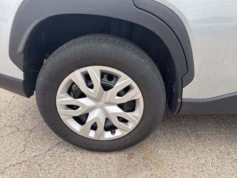 Used 2023 Toyota Corolla Cross L image 29