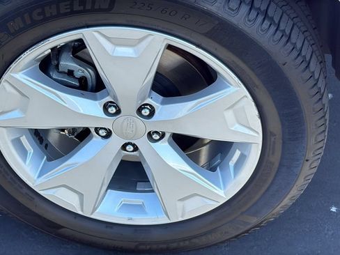 Used 2016 Subaru Forester 2.5i Limited AWD/4WD image 10