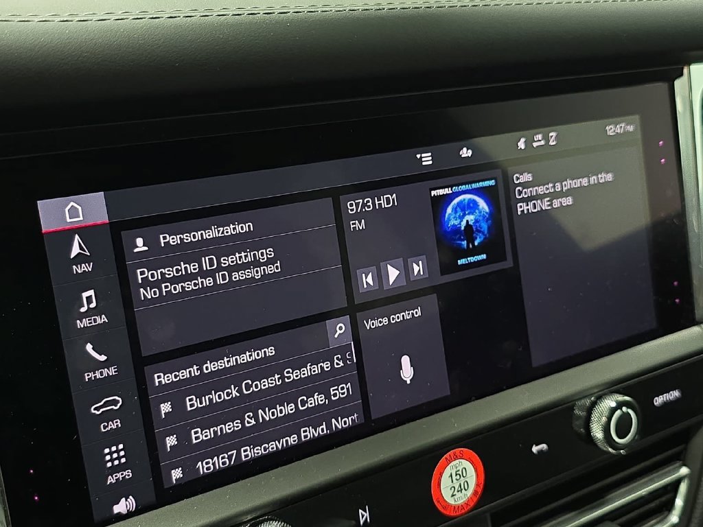 Certified 2026 Porsche Macan AWD/4WD image 16