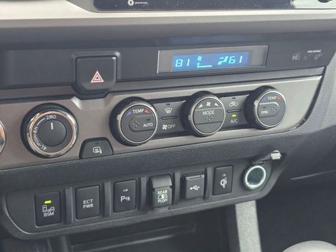 Used 2023 Toyota Tacoma TRD Off-Road w/ Technology Package image 31