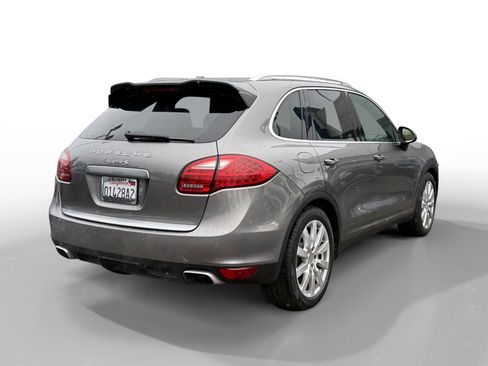 Used 2012 Porsche Cayenne S image 5