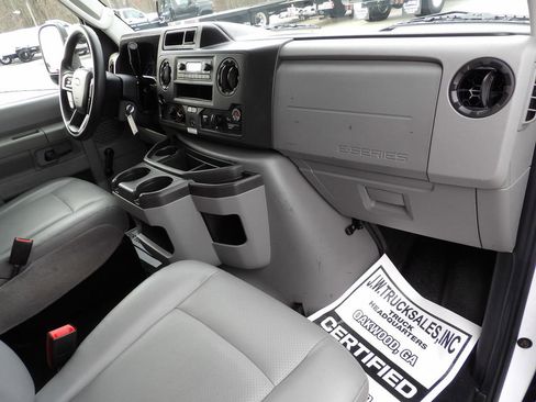 Used 2021 Ford E-350 and Econoline 350 Super Duty image 29