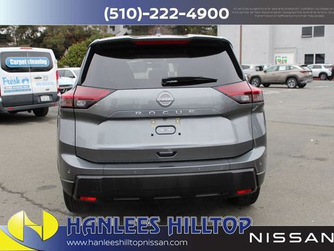 Used 2025 Nissan Rogue SV image 8