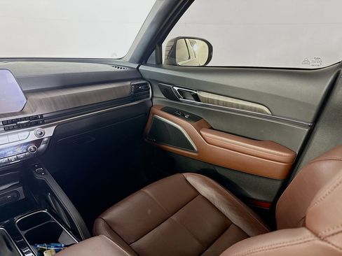 Used 2024 Kia Telluride EX image 29