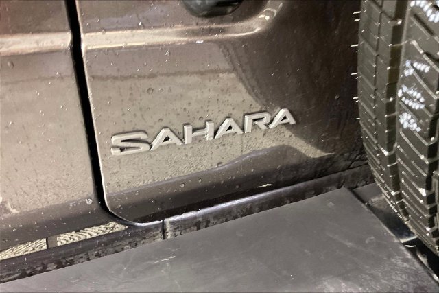 Used 2026 Jeep Wrangler Unlimited Sahara AWD/4WD image 21