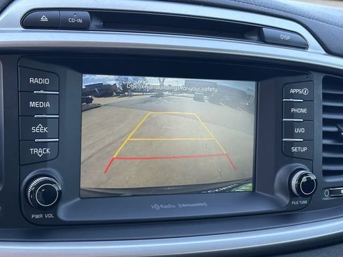 Used 2018 Kia Sorento LX image 18