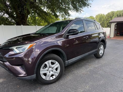 Used 2016 Toyota RAV4 LE FWD image 2