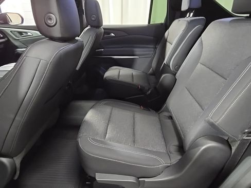 Used 2024 Chevrolet Traverse LT w/ Trailering Package FWD image 29