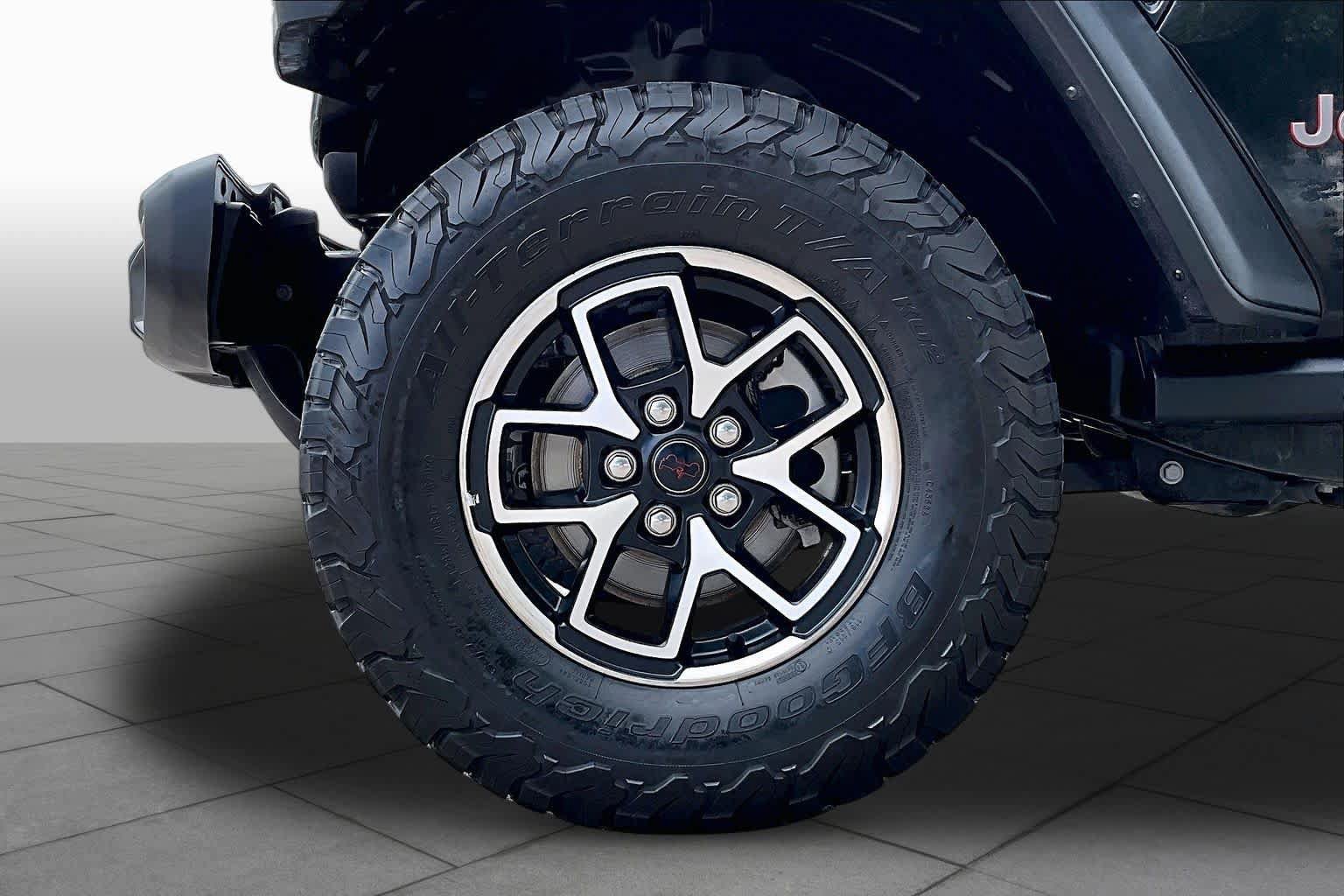 Used 2026 Jeep Wrangler Unlimited Rubicon AWD/4WD image 11