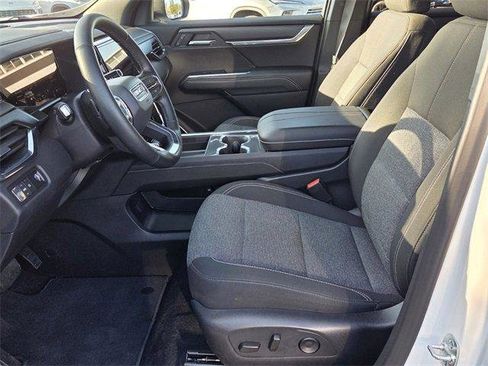 Certified 2025 GMC Acadia Elevation image 9