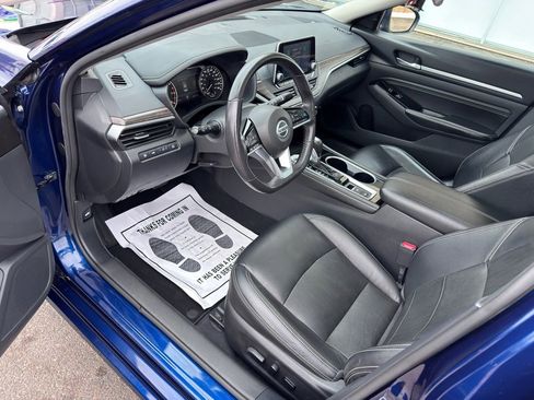 Used 2022 Nissan Altima 2.5 Platinum image 11