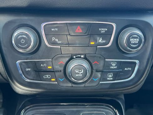 Used 2021 Jeep Compass Limited AWD/4WD image 25