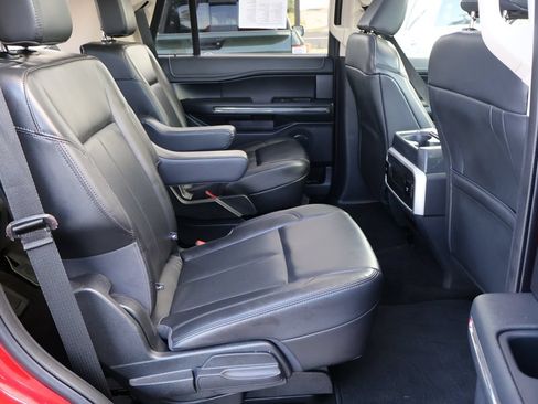 Certified 2022 Ford Expedition XLT RWD image 24