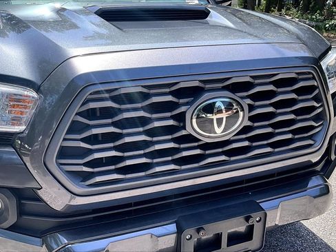 Used 2022 Toyota Tacoma TRD Sport AWD/4WD image 33
