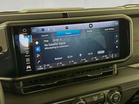 Used 2025 Jeep Wrangler Unlimited Rubicon image 14