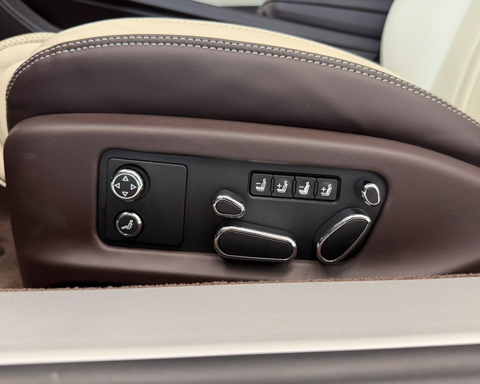 Used 2023 Bentley Continental GT V8 AWD/4WD image 17