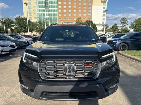 Used 2023 Honda Passport TrailSport image 2