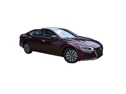 Used 2024 Nissan Altima 2.5 SV image 2