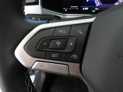 New 2026 Volkswagen Taos SE FWD image 14