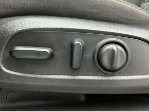 Used 2019 Chevrolet Equinox LT AWD/4WD image 39